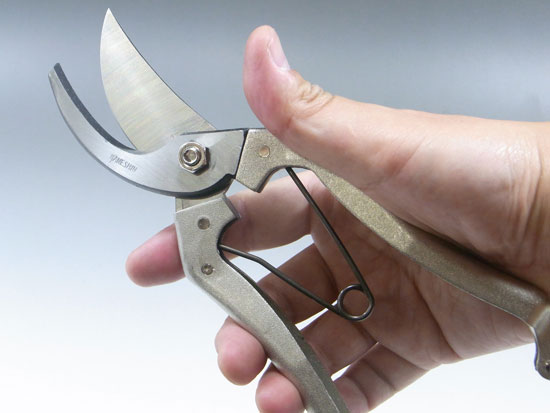 Stainless gardening scissors made in Japan
