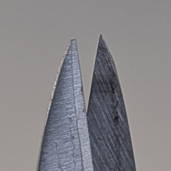 Bonsai scissors with a broken tip